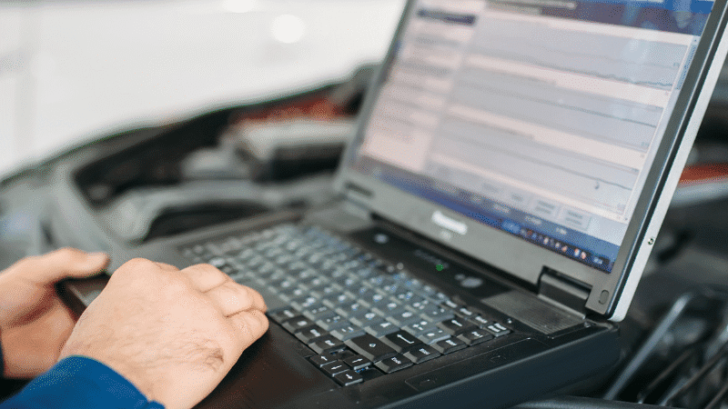 Perche-portare-il-CID-in-officina-prima-di-partire-per-le-vacanze-e-una-scelta-intelligente-Prevenire-e-meglio-che.-compilare-800x450